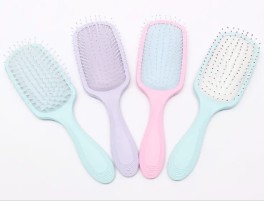 Tuottaako Detangling Hair Harja staattista sähköä käytön aikana?